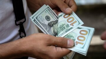 سعر الدولار اليوم الإثنين في البنوك والسوق السوداء 5 – 5 – 2025