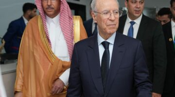 السفير الصالح يتفقّد صالة مبادرة طريق مكة في مطار محمد الخامس 