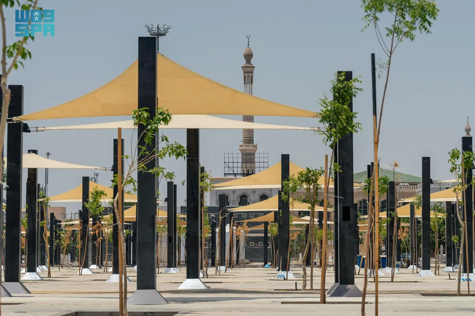 مشروع تظليل وتبريد الساحات المحيطة بمسجد نمرة