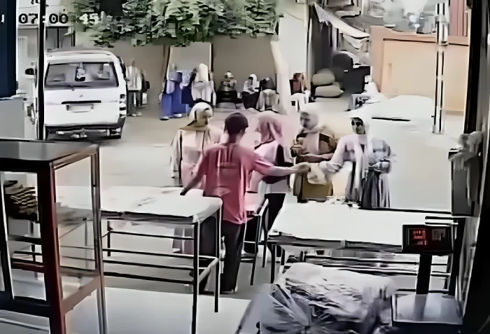 كاميرا مراقبة ترصد اللحظات الأخيرة لفتيات العنب ضحايا حادث باص المنوفية المأساوي
