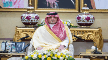 الأمير عبدالعزيز بن سعود يجتمع مع كبار مسؤولي الداخلية وقادة القطاعات الأمنية