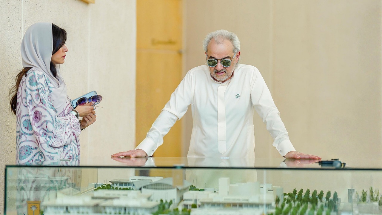 الأمير الوليد بن طلال وابنته الأميرة ريم يلفتان الأنظار بأحدث ظهور لهما