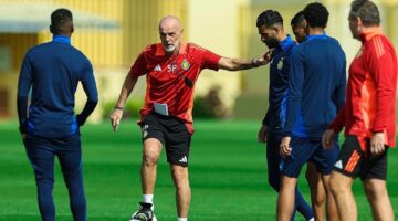 فيورنتينا يبدأ مفاوضات رسمية مع مدرب النصر لتولي القيادة الفنية