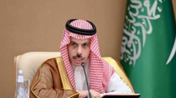 الكلمة المفتاحية: وزير الخارجية

وزير الخارجية يبحث مع نظيره الكويتي هاتفيًا تداعيات الهجوم الإسرائيلي على إيران