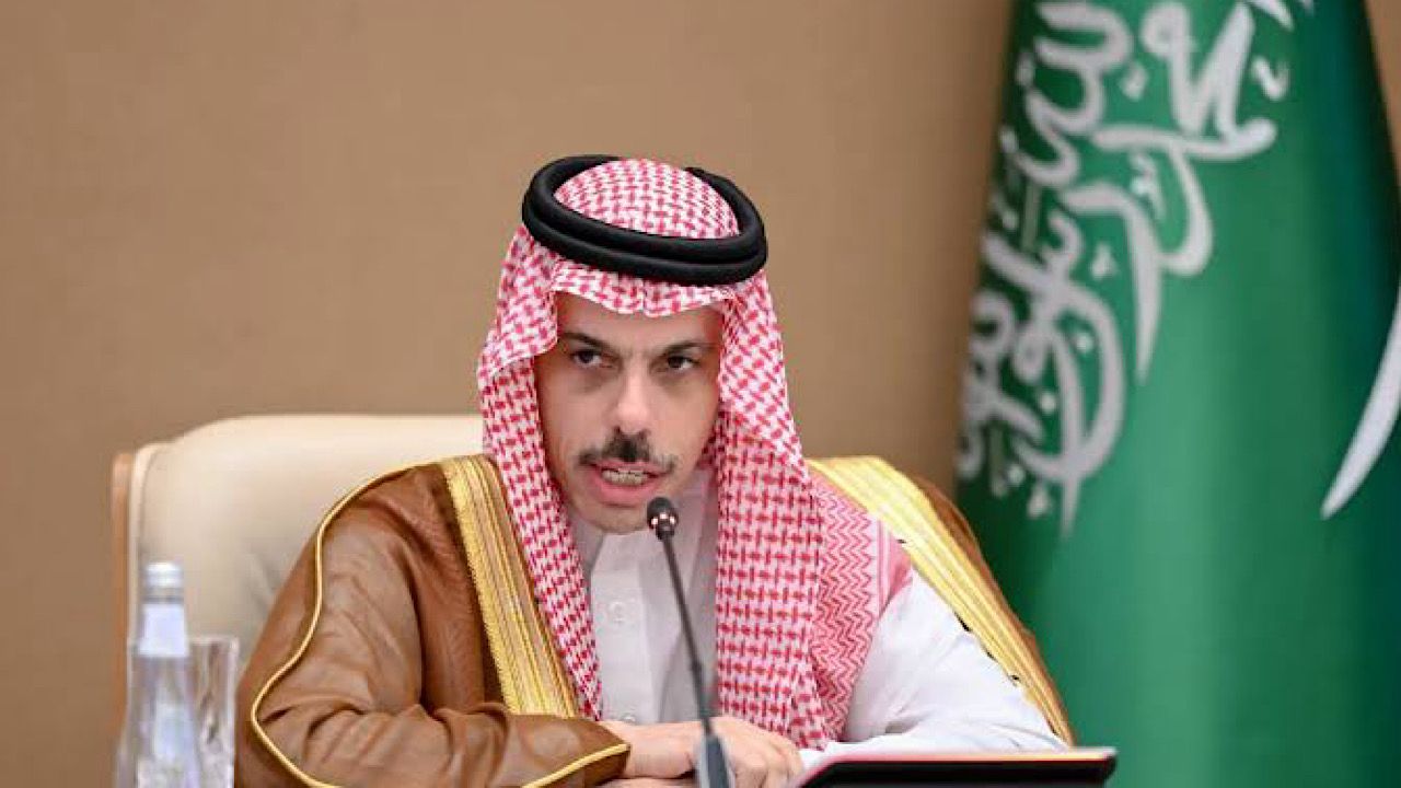 الكلمة المفتاحية: وزير الخارجية
وزير الخارجية يبحث مع نظيره الكويتي هاتفيًا تداعيات الهجوم الإسرائيلي على إيران