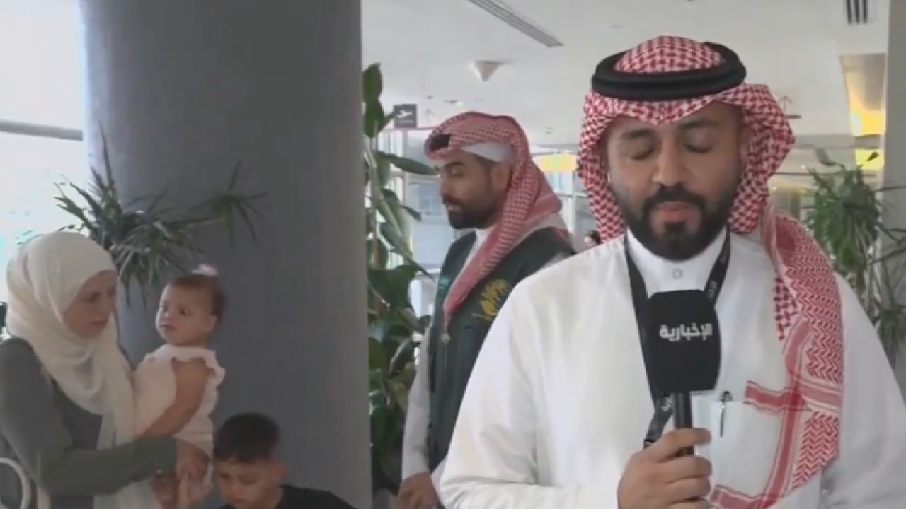 وصول الطفل الفلسطيني محمد حجازي إلى الرياض لتلقي العلاج يشعل منصات التواصل