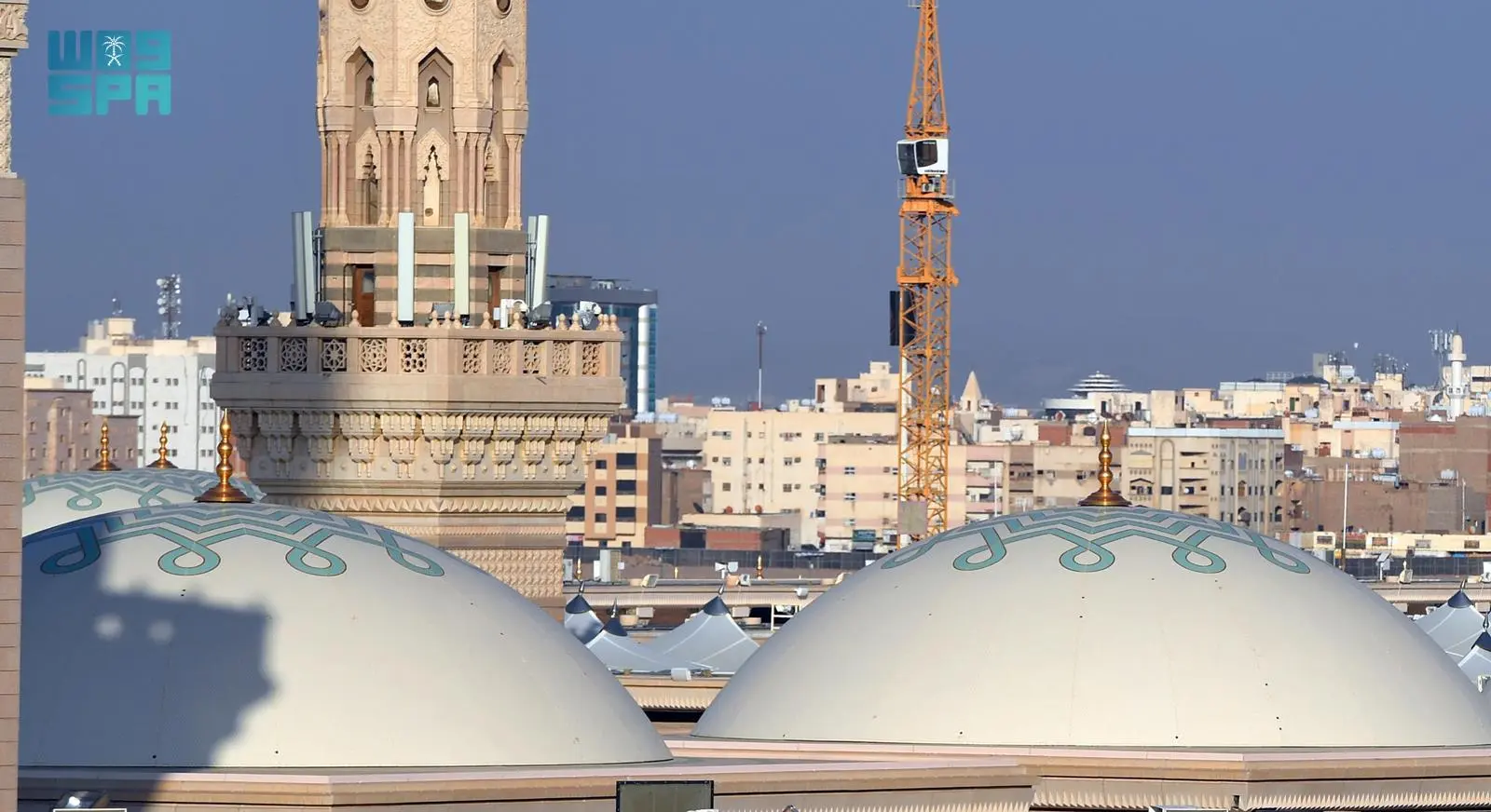 القباب المتحركة تزين المسجد النبوي بأحدث ابتكار معماري يجذب أنظار الزوار