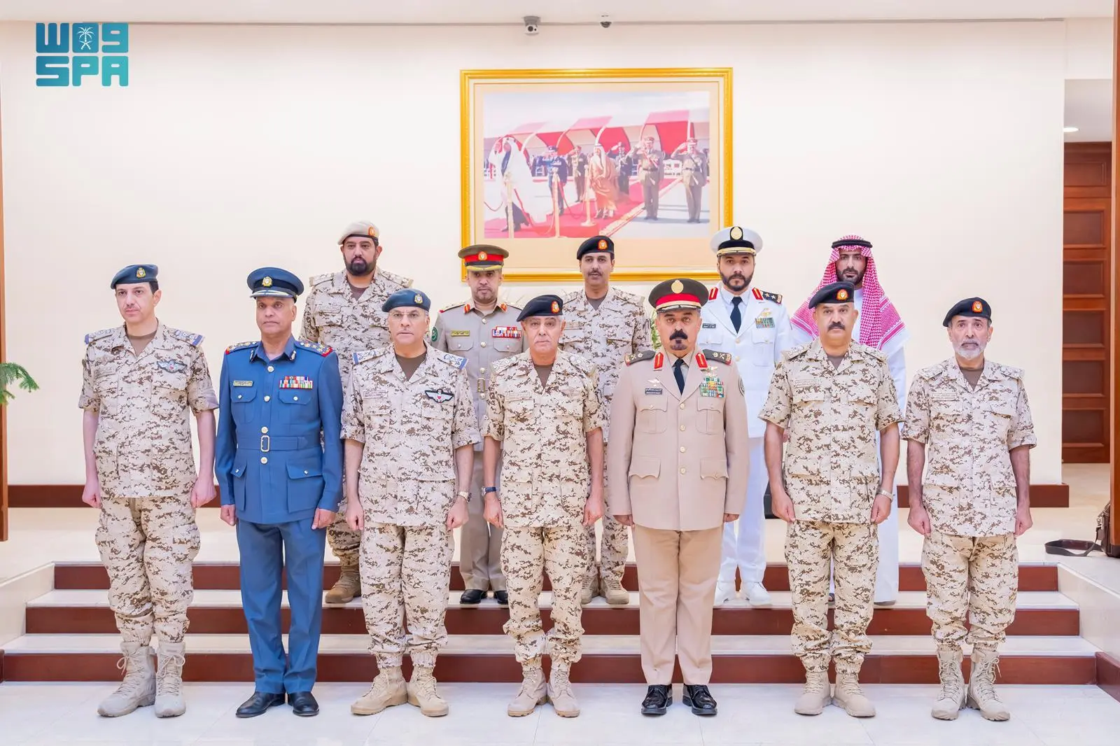 التحالف الإسلامي يبحث تعزيز التعاون العسكري مع رئيس الأركان البحريني في المنامة
