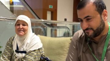 حاج تونسي يلتقي عمته في مكة بعد فراق 10 سنوات أثناء الحج – فيديو مؤثر