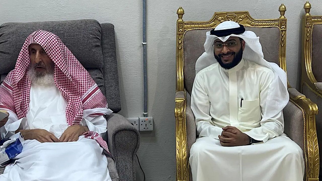 مفتي عام المملكة يستقبل إمام جامع الدولة الكبير بالكويت لتعزيز التعاون الديني