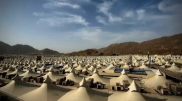 الحجاج يتوافدون على مشعر منى اليوم لأداء شعائر يوم التروية 2024