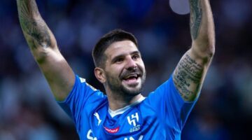 ابن ميتروفيتش بطقم الهلال يخطف الأنظار ويشعل مواقع التواصل الاجتماعي