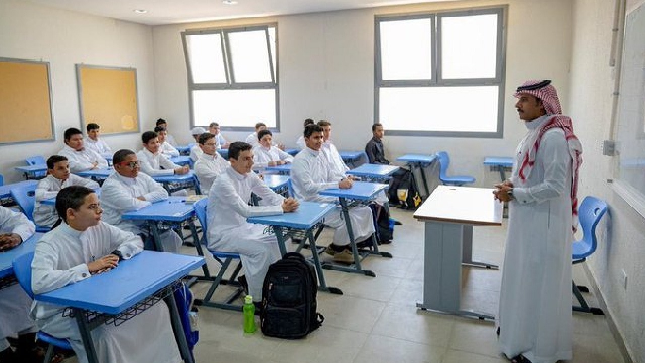 نهاية إجازة الطلاب وموظفي القطاع الحكومي غدًا.. العودة للدوام تبدأ الثلاثاء