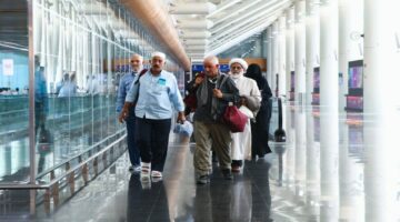 رحلات الحجاج الإيرانيين تصل مطار عرعر لأول مرة وسط احتفاء رسمي – صور
