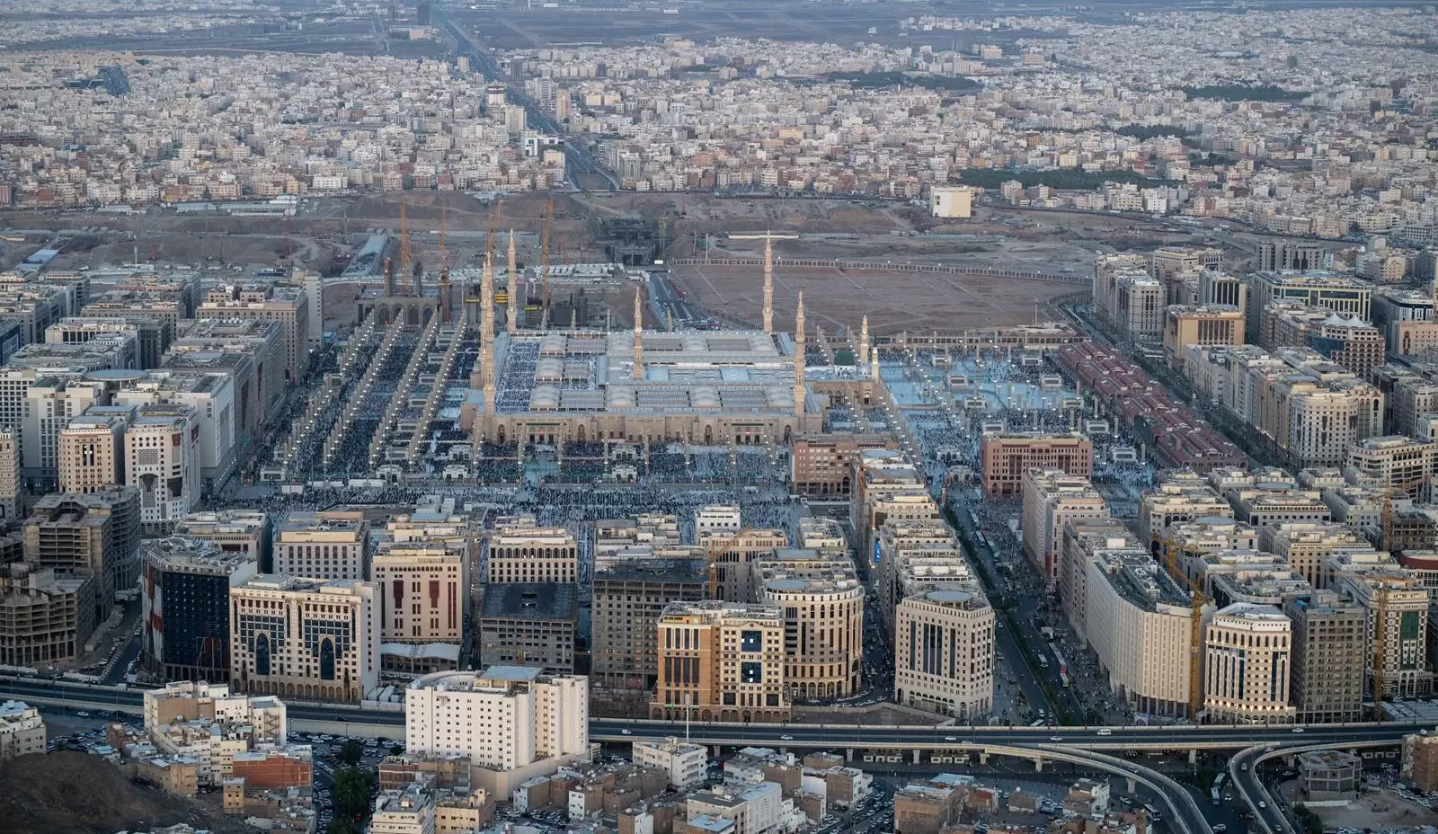 درجات الحرارة اليوم: السودة تسجل 13 درجة وصيف لاهب بالمدينة والدمام 45