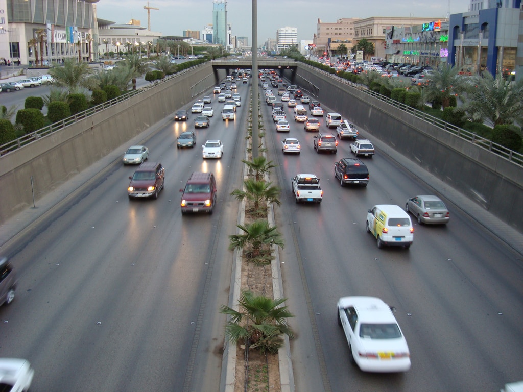 المواد القابلة للاشتعال: المدني يحذر من مخاطر تركها داخل المركبات صيفاً