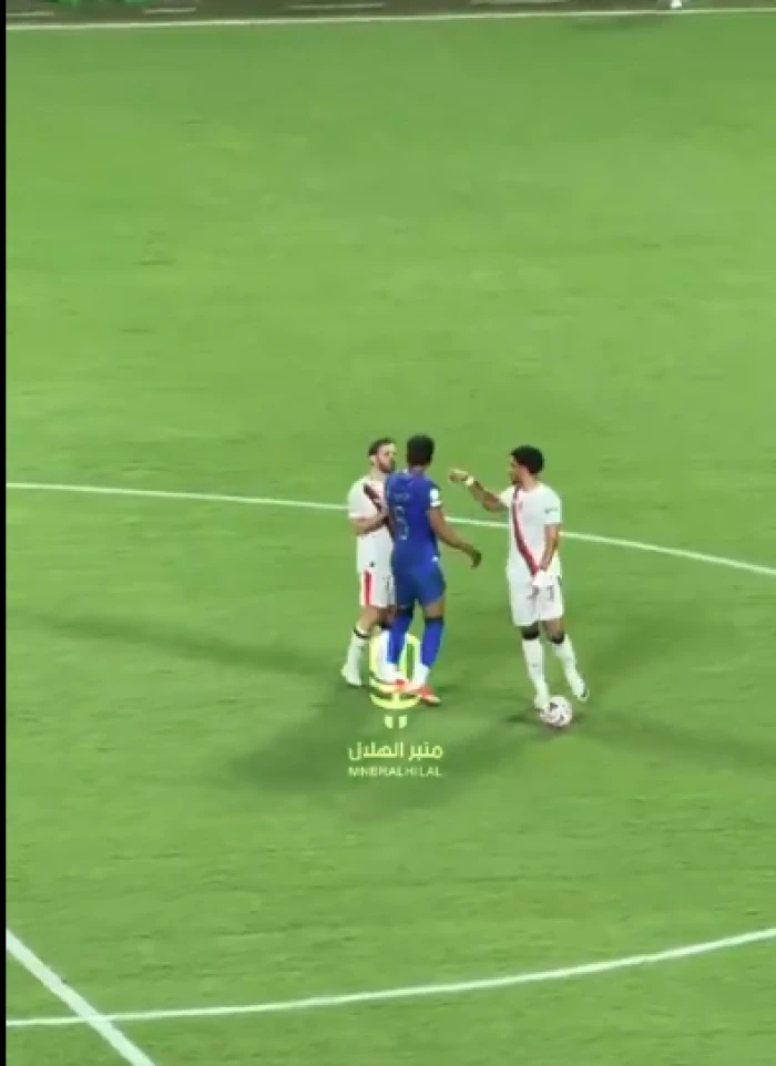 شاهد بالفيديو.. علي البليهي يستفز لاعبي مانشستر سيتي بعد هدف الهلال الرابع