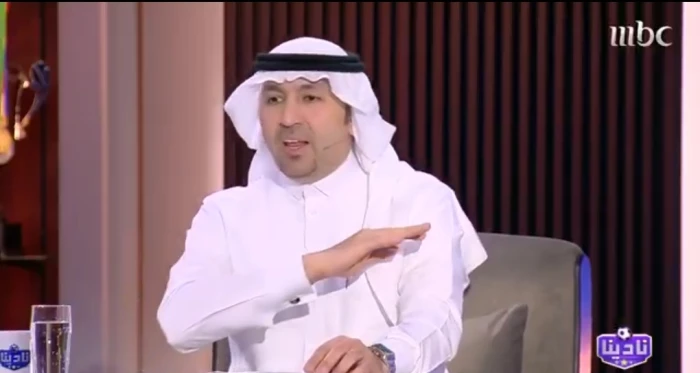 غياب المحترف الهلالي عن التشكيل المثالي لدور الـ16 يثير جدلاً.. خوجة يوضح بالفيديو