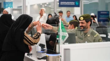 مغادرة الحجاج الإيرانيين عبر منفذ جديدة عرعر: الداخلية تعلن إنهاء كافة الإجراءات
